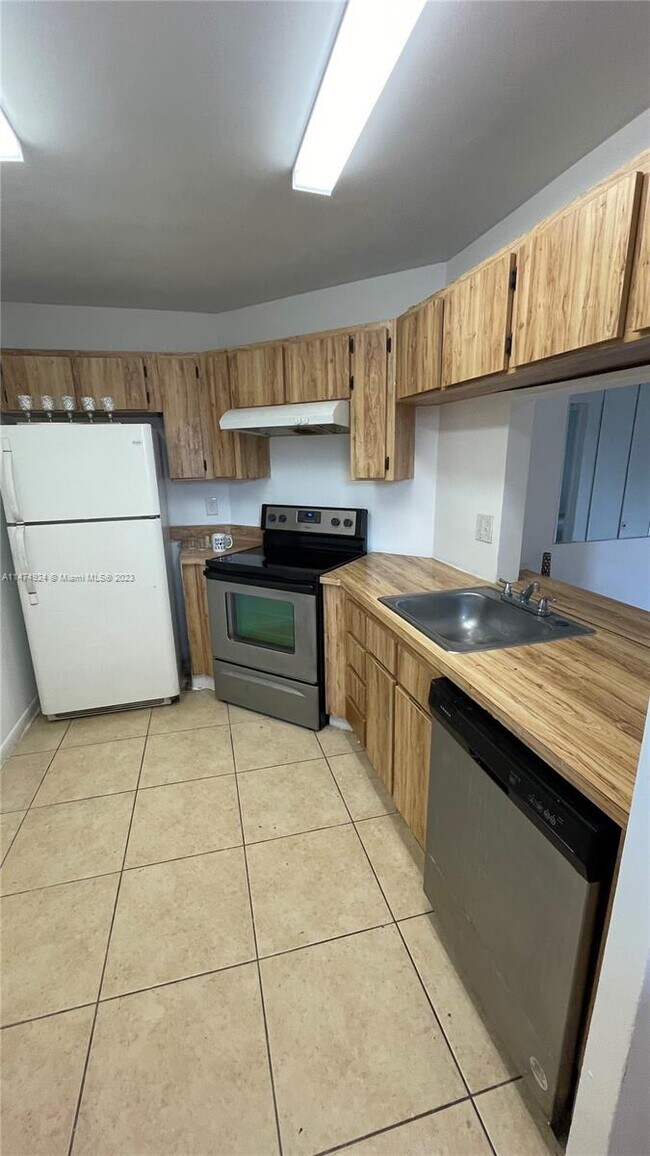 Foto del edificio - 20905 NE 8th Ct