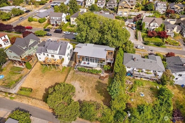 Foto del edificio - Breathtaking 2-Bed Retreat with Spacious Living and Modern Amenities in Bellingham's Heart