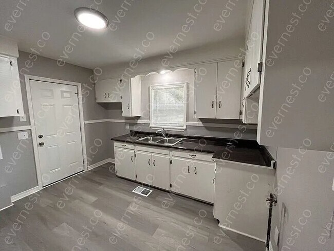 Foto del edificio - 1042 Winn St