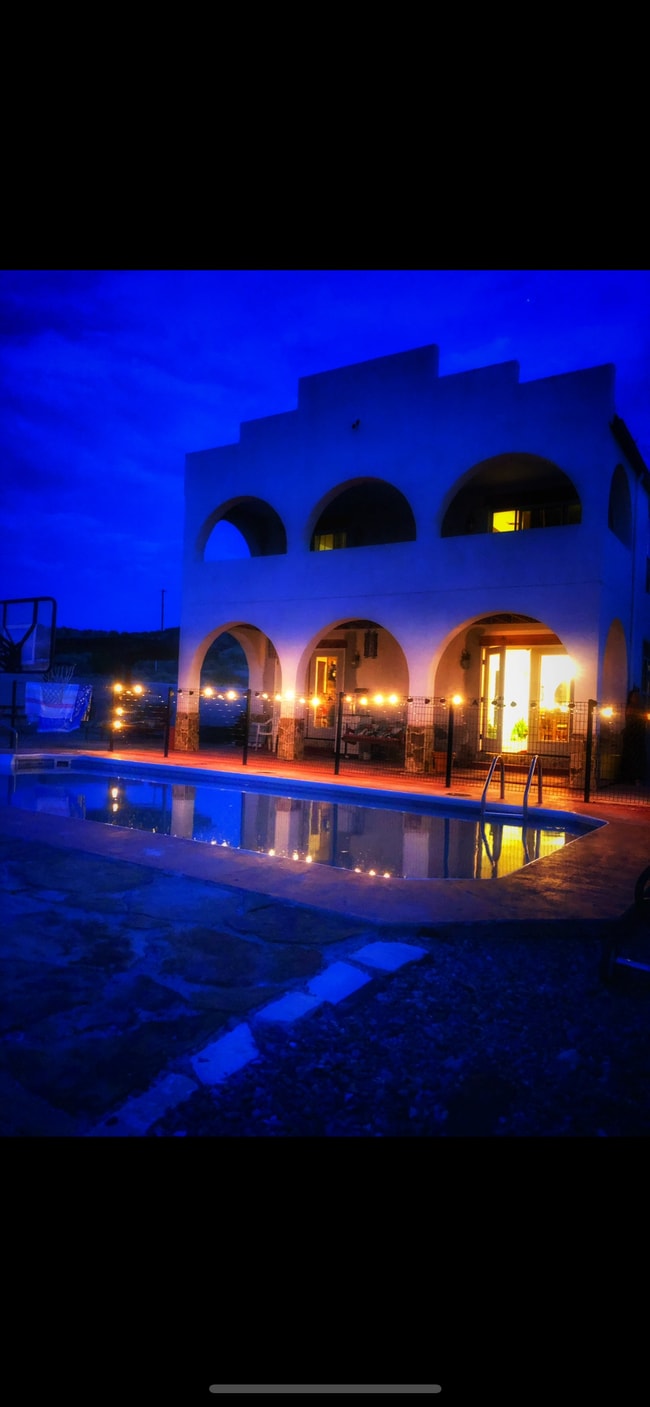 Balcony / pool - 21 Rd 3315