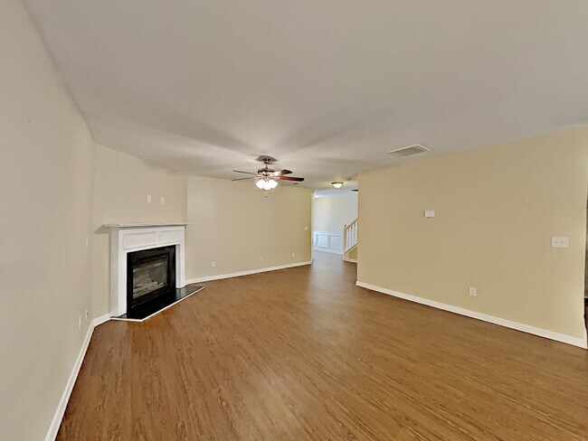 Building Photo - 345 Hidden Creek Ln
