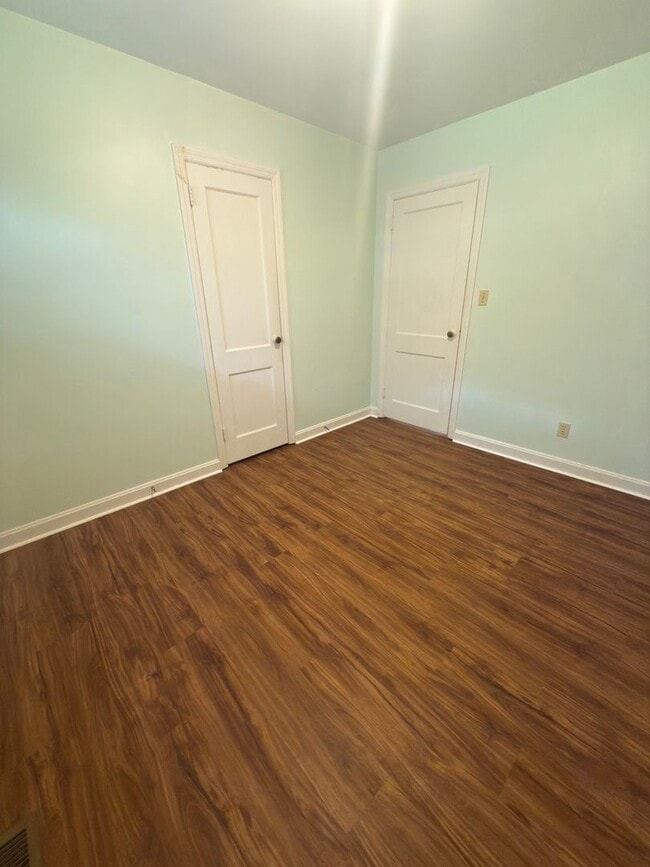Building Photo - Charming 3-Bedroom Home with Huge Workshop...