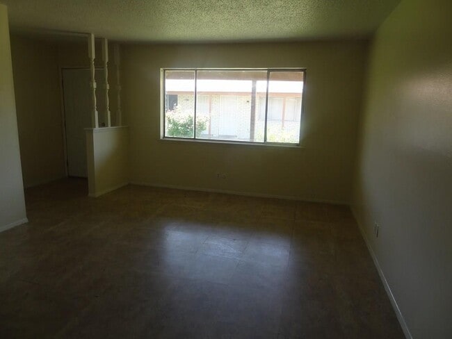 Foto del edificio - 3905 Flory Ave