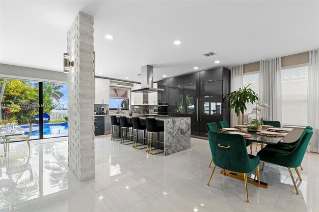 Building Photo - 5 br, 4.5 bath House - 5131 SW 170th Ave