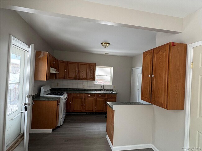 Foto del edificio - 56 Wisner Ave