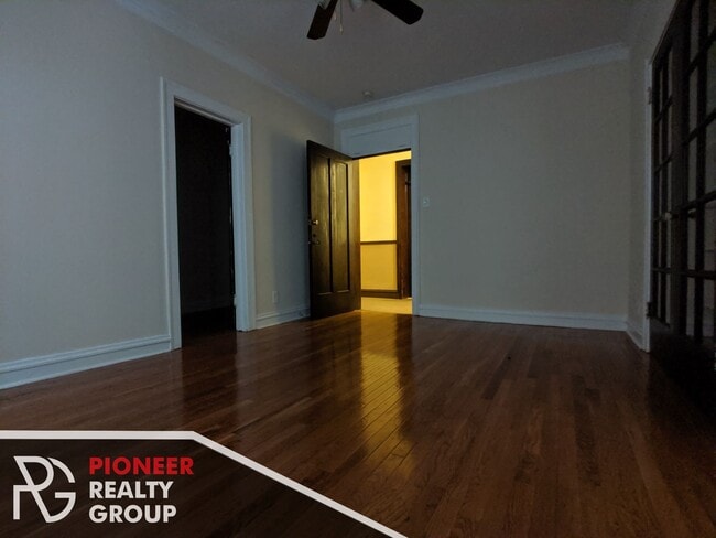 Building Photo - 4647 N Paulina St