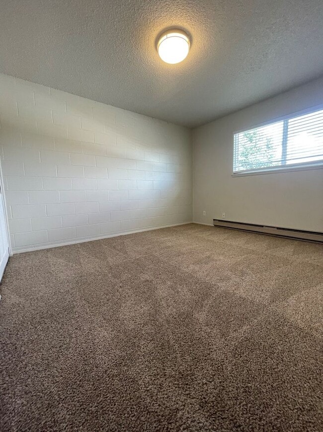 Building Photo - Now renting 2 bedroom Condo upstairs  to v...