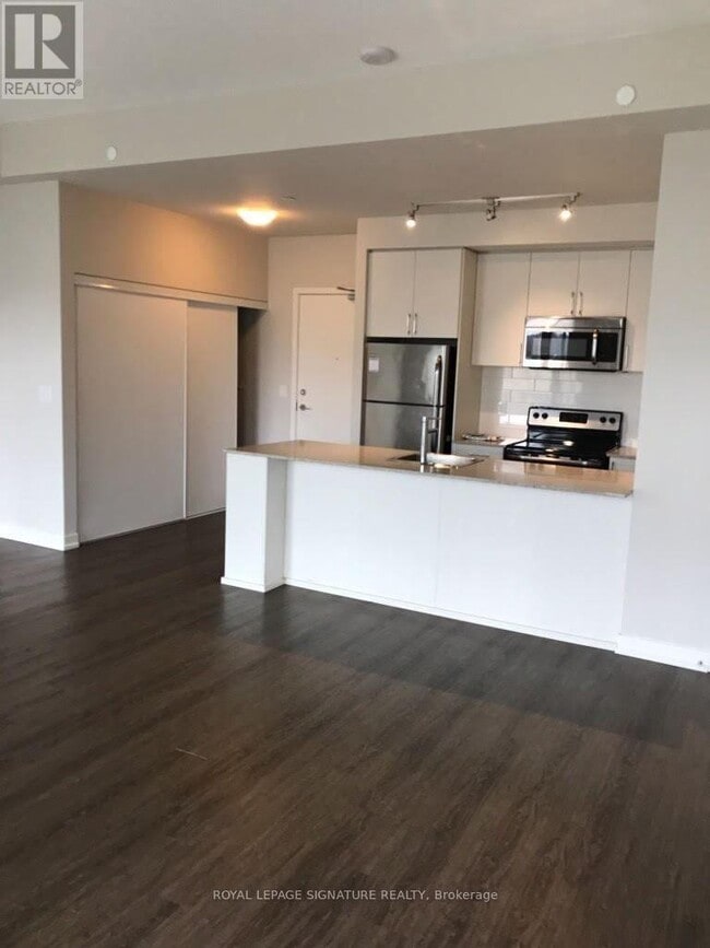 Building Photo - 40 Lagerfeld Dr