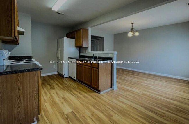 Foto del edificio - 5435 Eneida Sue Dr