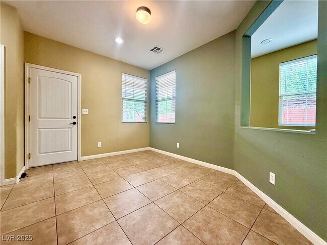 Foto del edificio - 5580 Spiceberry Dr