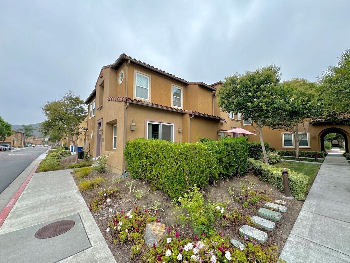Primary Photo - Great 3B/3.5BA Townhome in 4S Ranch!