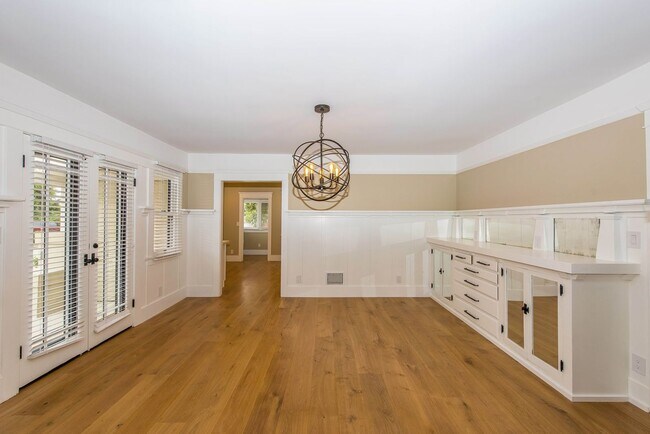 Foto del edificio - 306 N Shaffer St