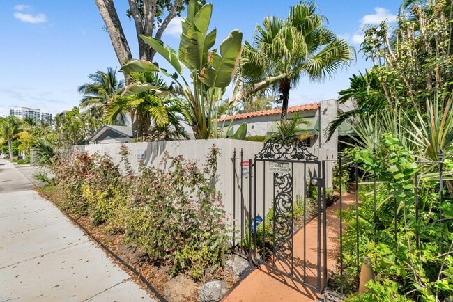 Building Photo - 1217 SE 1st St