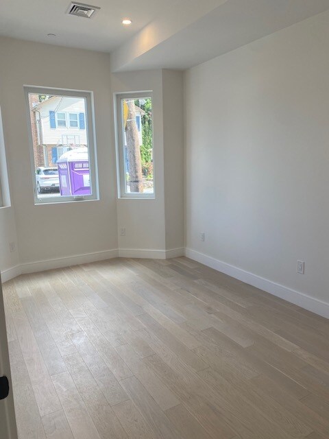 Building Photo - 30 Swan Ave