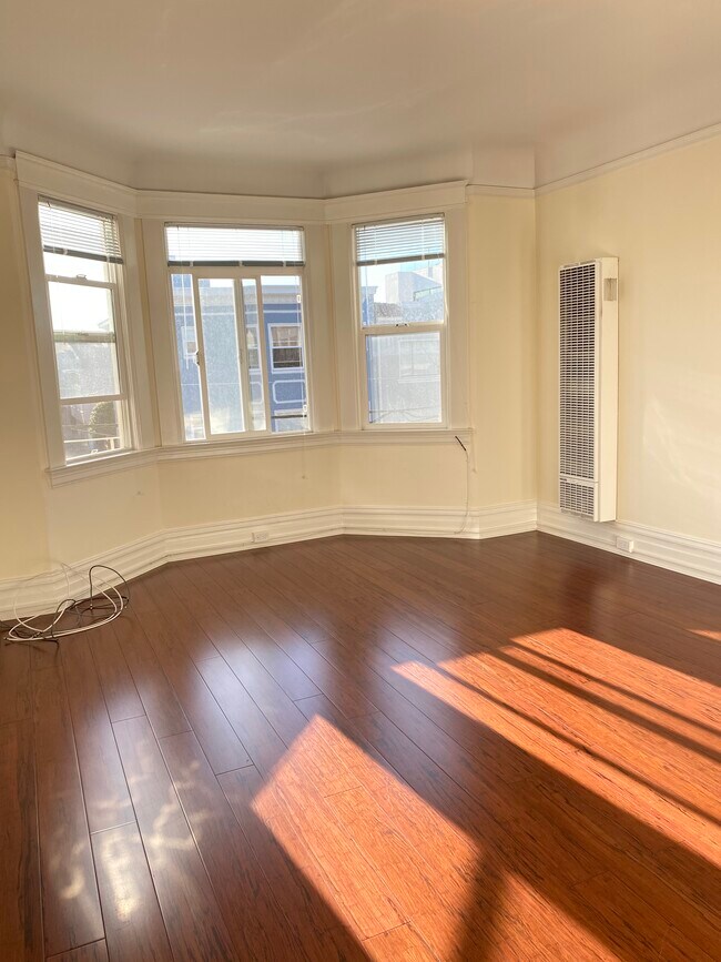 Front Room - 3222A Steiner St