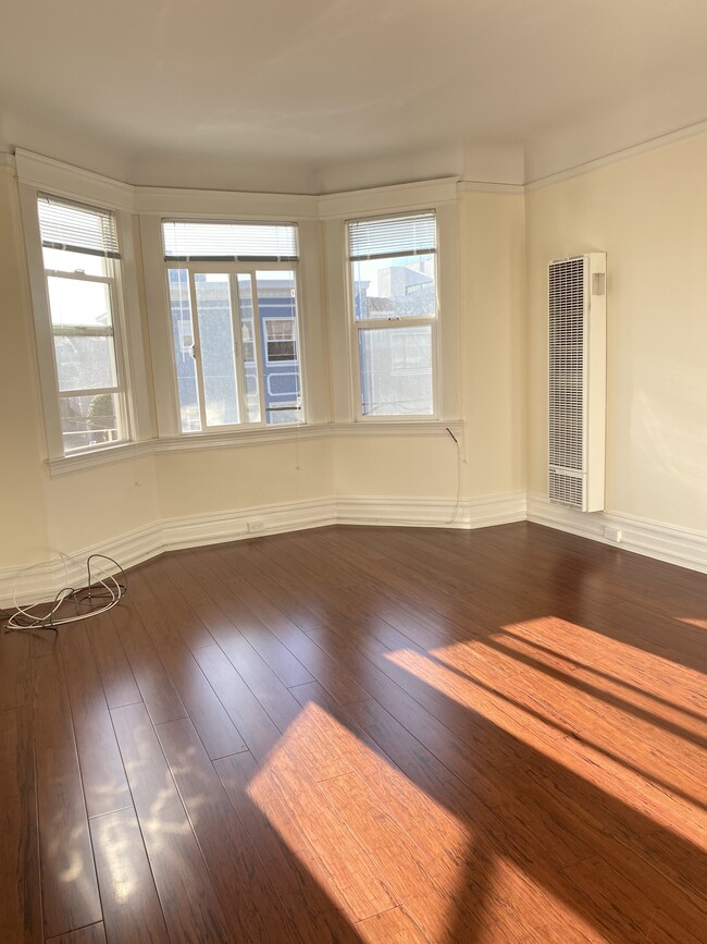 Front Room - 3222A Steiner St