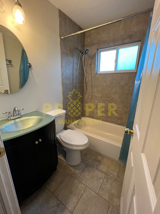 Foto del edificio - 3 bedrooms 1 bathroom house