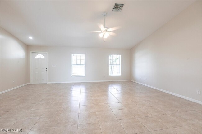 Foto del edificio - 2121 NW 18th Pl