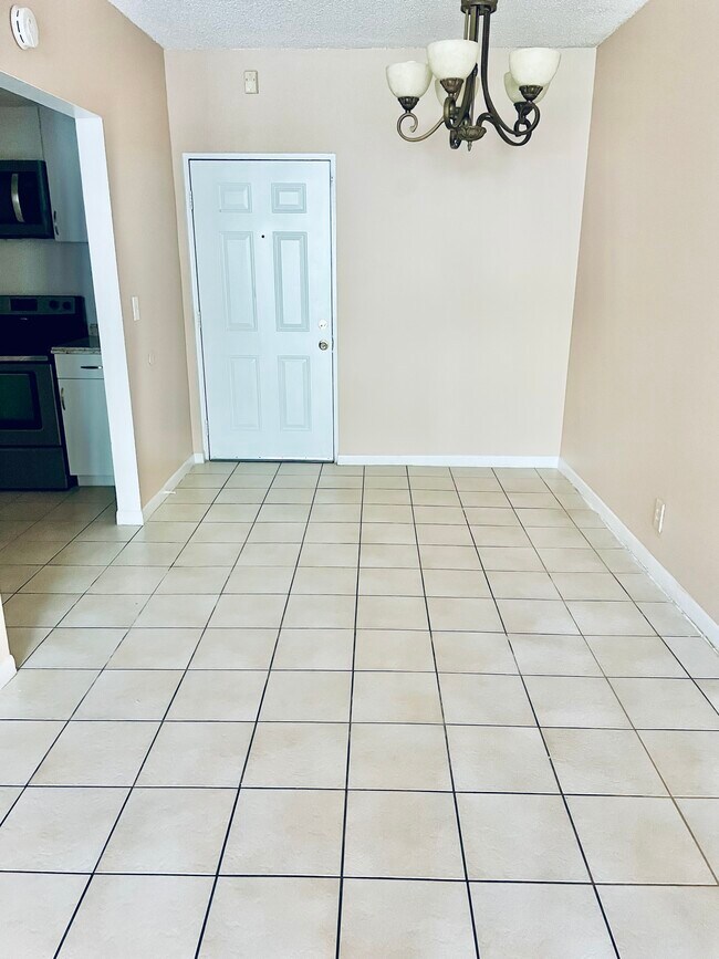 Dining - 2500 Coral Springs Dr