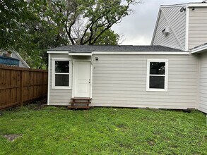 Building Photo - 1405 Miles St