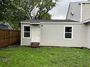Building Photo - 1405 Miles St