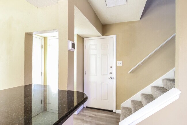 Foto del edificio - 4753 Baytree Dr
