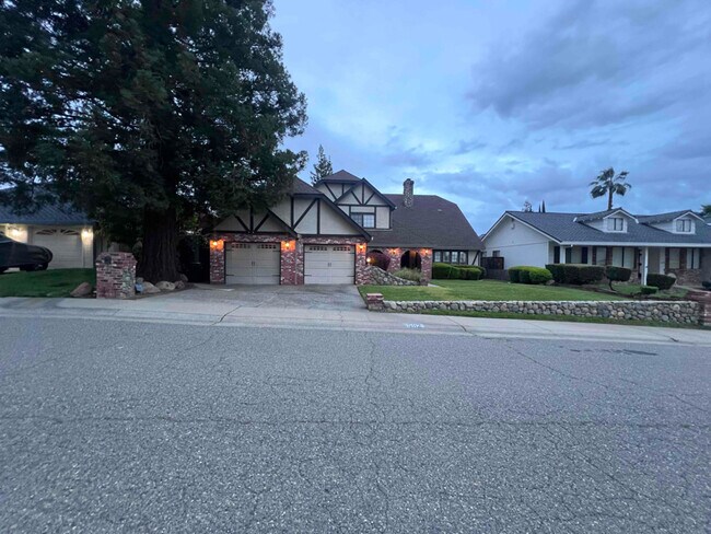 Foto del edificio - 5112 Sunrise Hills Dr