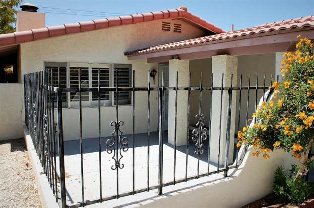 Foto del edificio - 54035 Eisenhower Dr