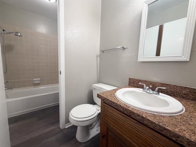 Foto del edificio - 510 W Marvin Ave