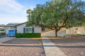 Building Photo - 3547 E Meadowbrook Ave