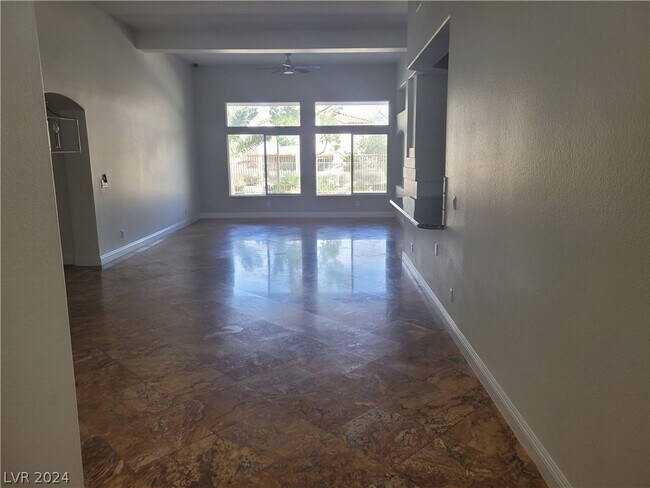 Building Photo - 7020 Manzanares Dr