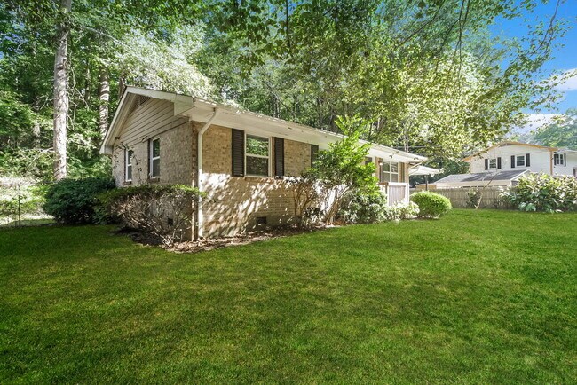 Foto del edificio - 599 Plainville Dr SW
