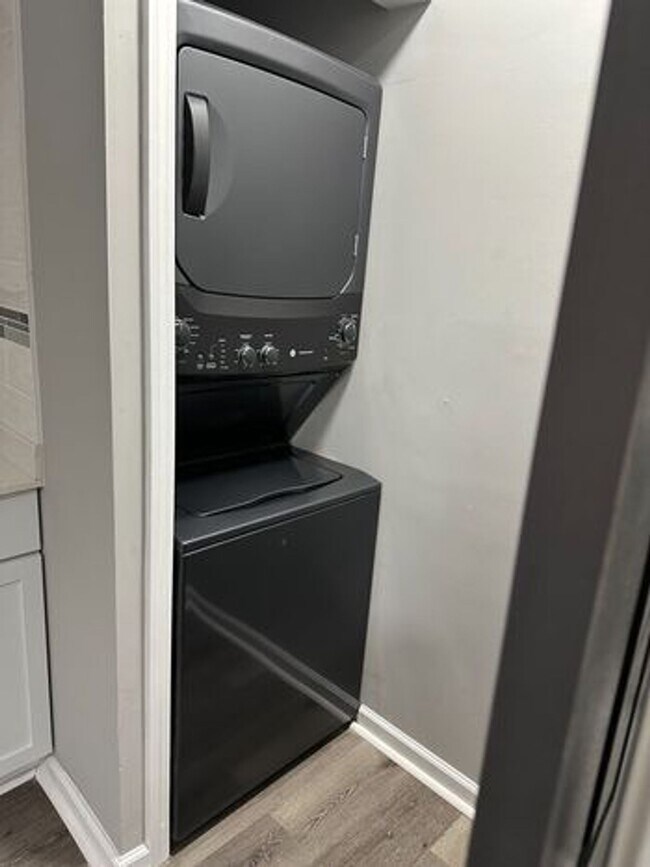 Foto del edificio - Irvington Living II: Renovated Comfort in a Vibrant Neighborhood