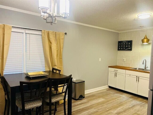 Foto del edificio - 2524 Drayton Dr