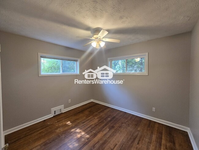 Building Photo - 1593 Tanager Cir