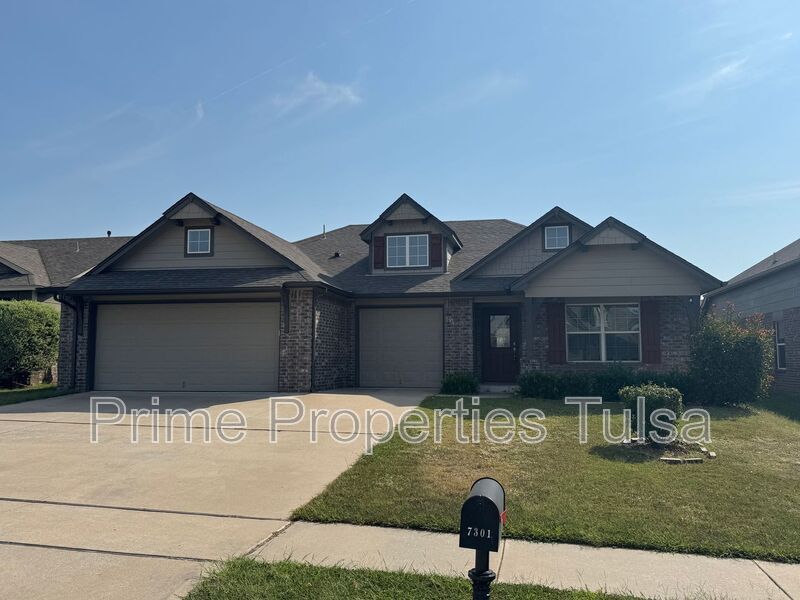 Foto principal - 7301 S Magnolia Ave