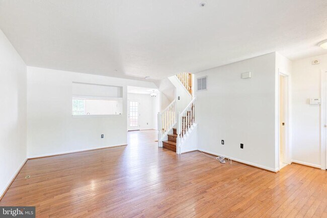 Foto del edificio - 6 Sandview Ct