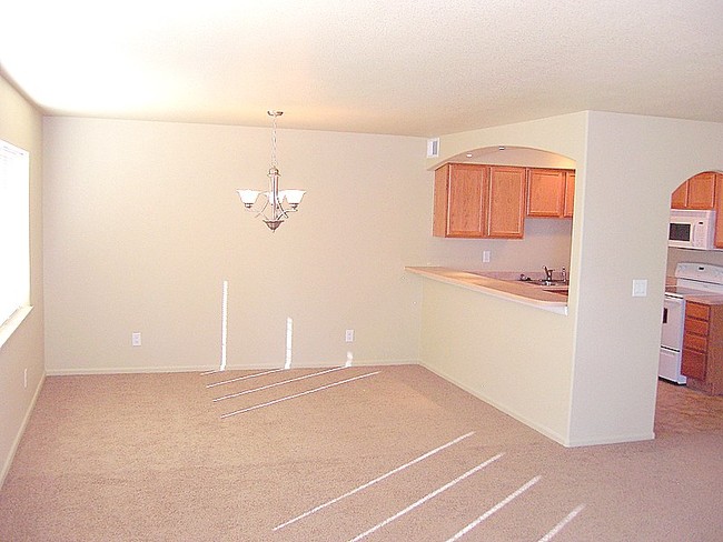 Dining Area - Eagle's Nest Condo/Apts