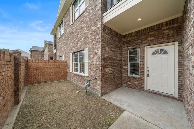 Foto del edificio - 2865 Westhollow Dr