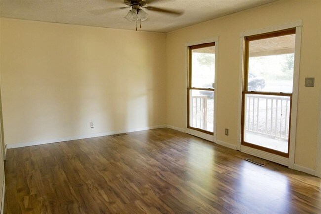 Foto del edificio - 823 Blackjack Rd