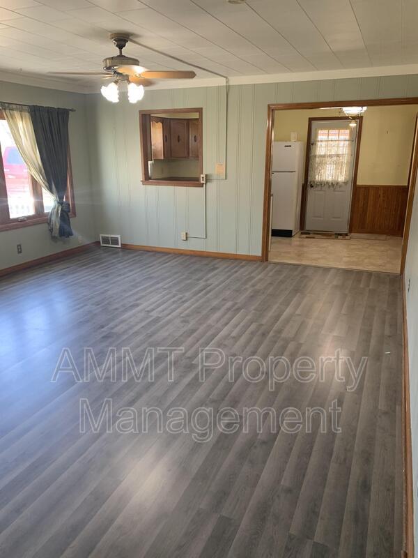 Building Photo - 1330 Lincoln Dr