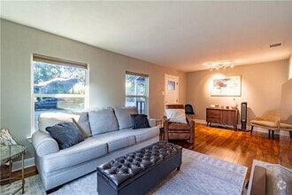 Building Photo - 301 Genard St