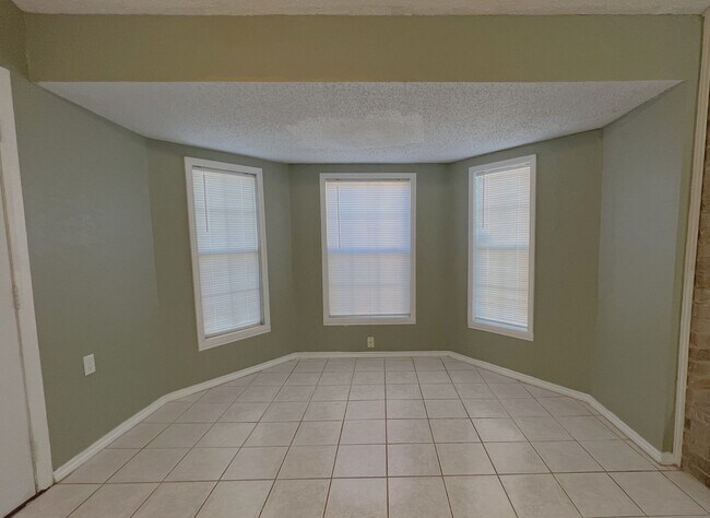 Building Photo - Charming 1/2/2 Two-Story in Irving with Fr...