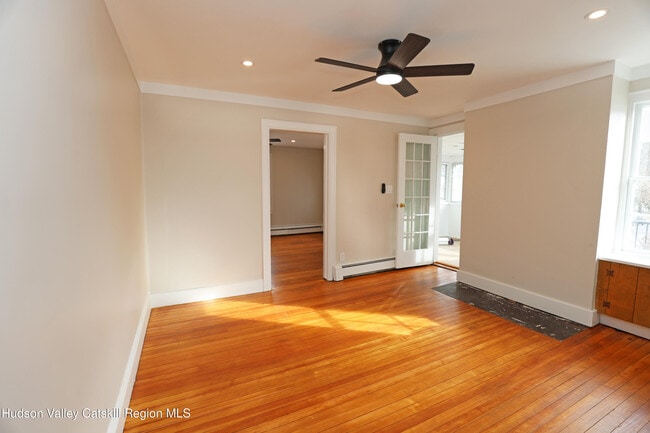 Building Photo - 340 Main St