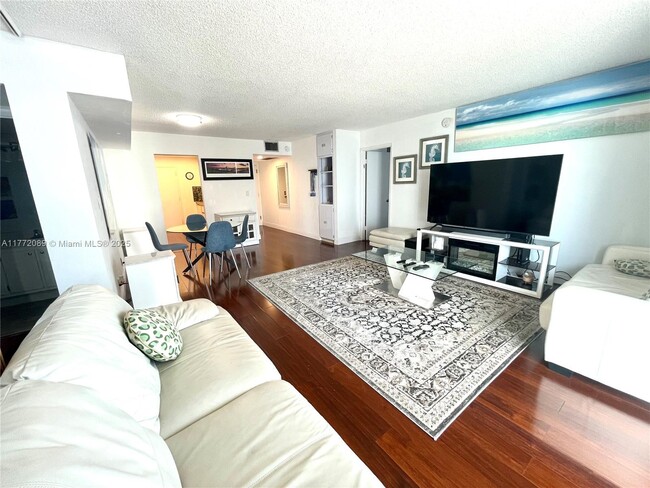 Building Photo - 2201 S Ocean Dr