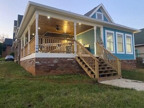 Building Photo - 1702 Highland Ave