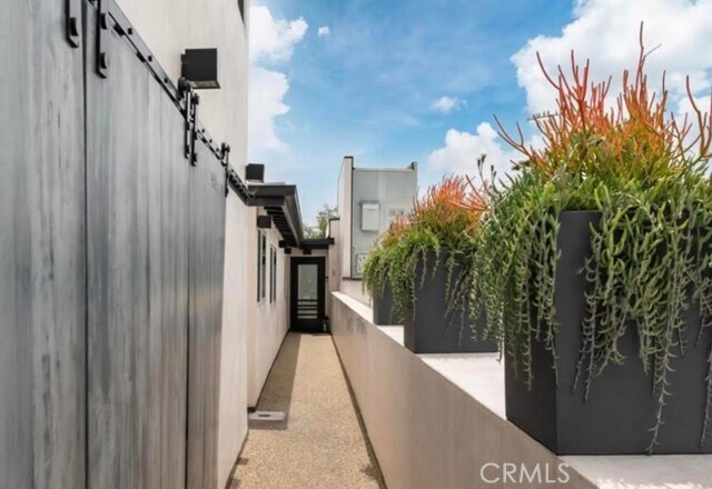 Foto del edificio - 577 Ramona Ave