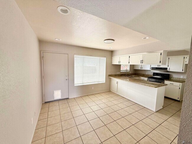 Building Photo - 2917 W 22nd St