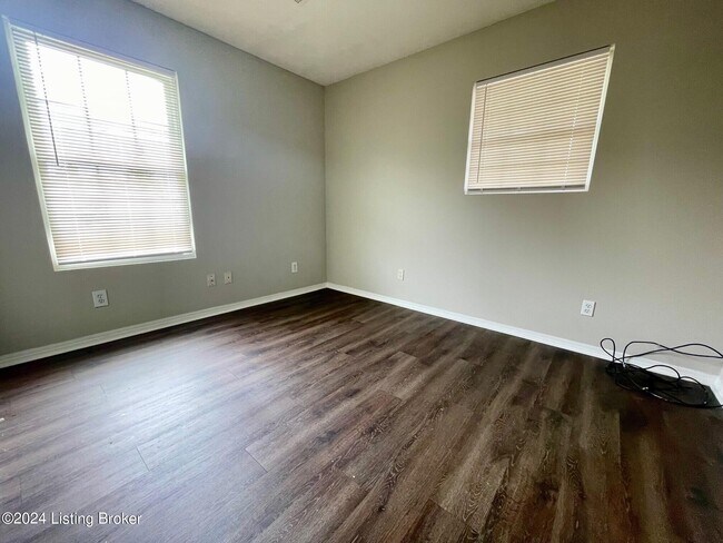 Foto del edificio - 2803 Northwestern Pkwy