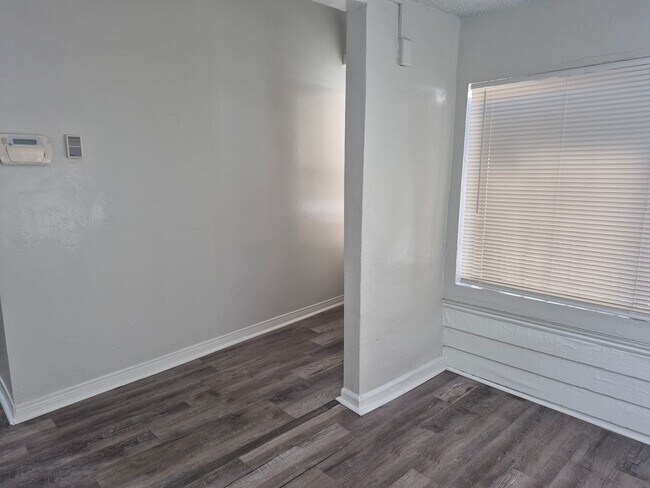 Foto del edificio - 1441 E 43rd St